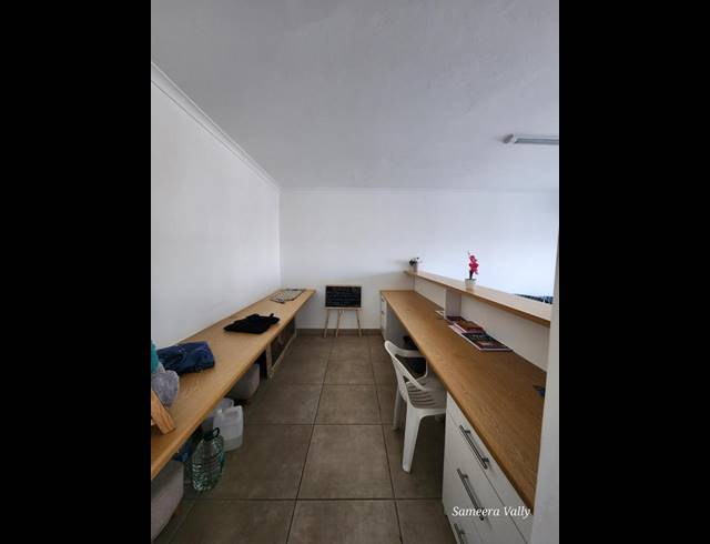 BUSINESS PROPERTY TO RENT IN OVERPORT